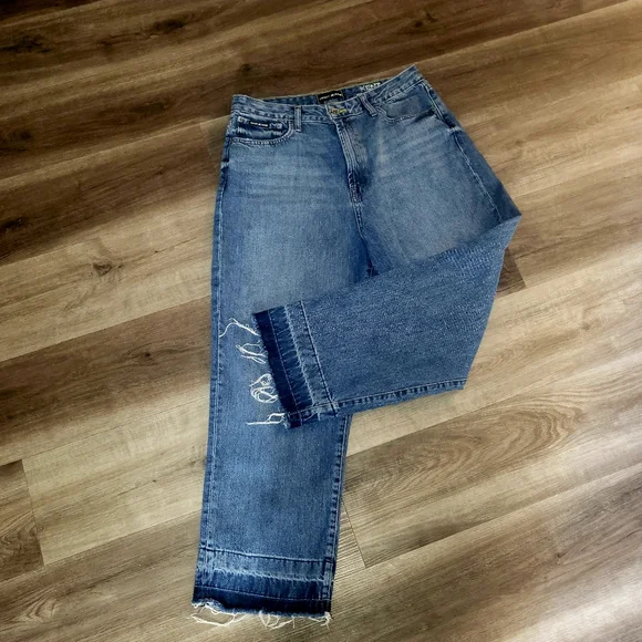 DKNY Straight High-Rise Jeans Model ‘Kent’ - Picture 8 of 15